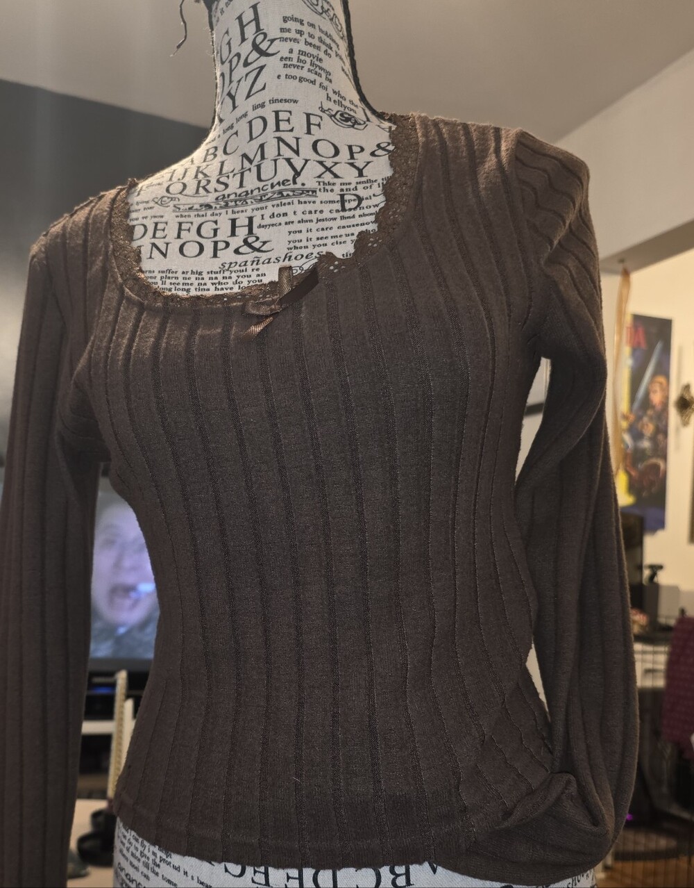 Women's Ribbed V-Neck Long Sleeve Top in Dark Brown